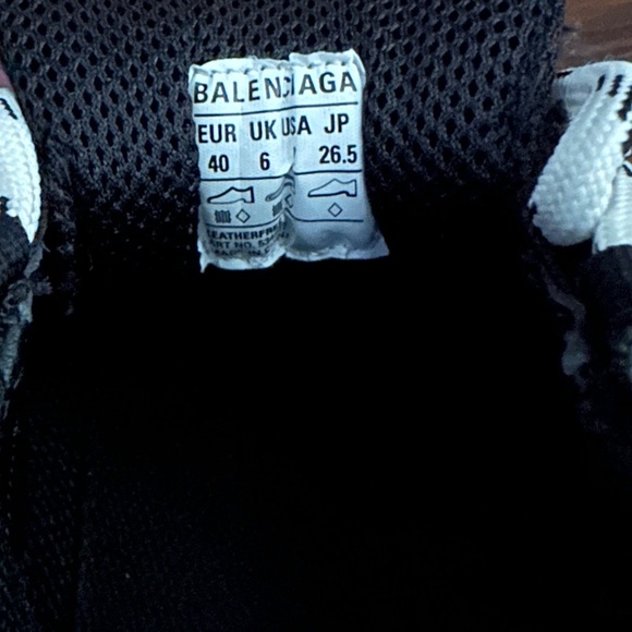 Triple S Balenciagas - Picture 7 of 7